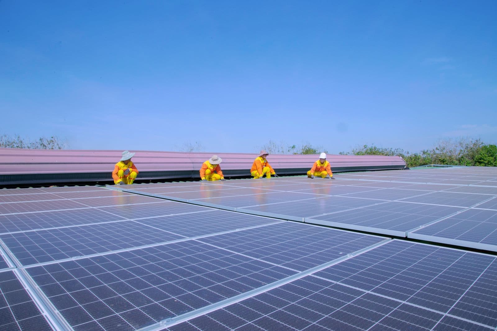 Kikuet — Solar Pole Installation