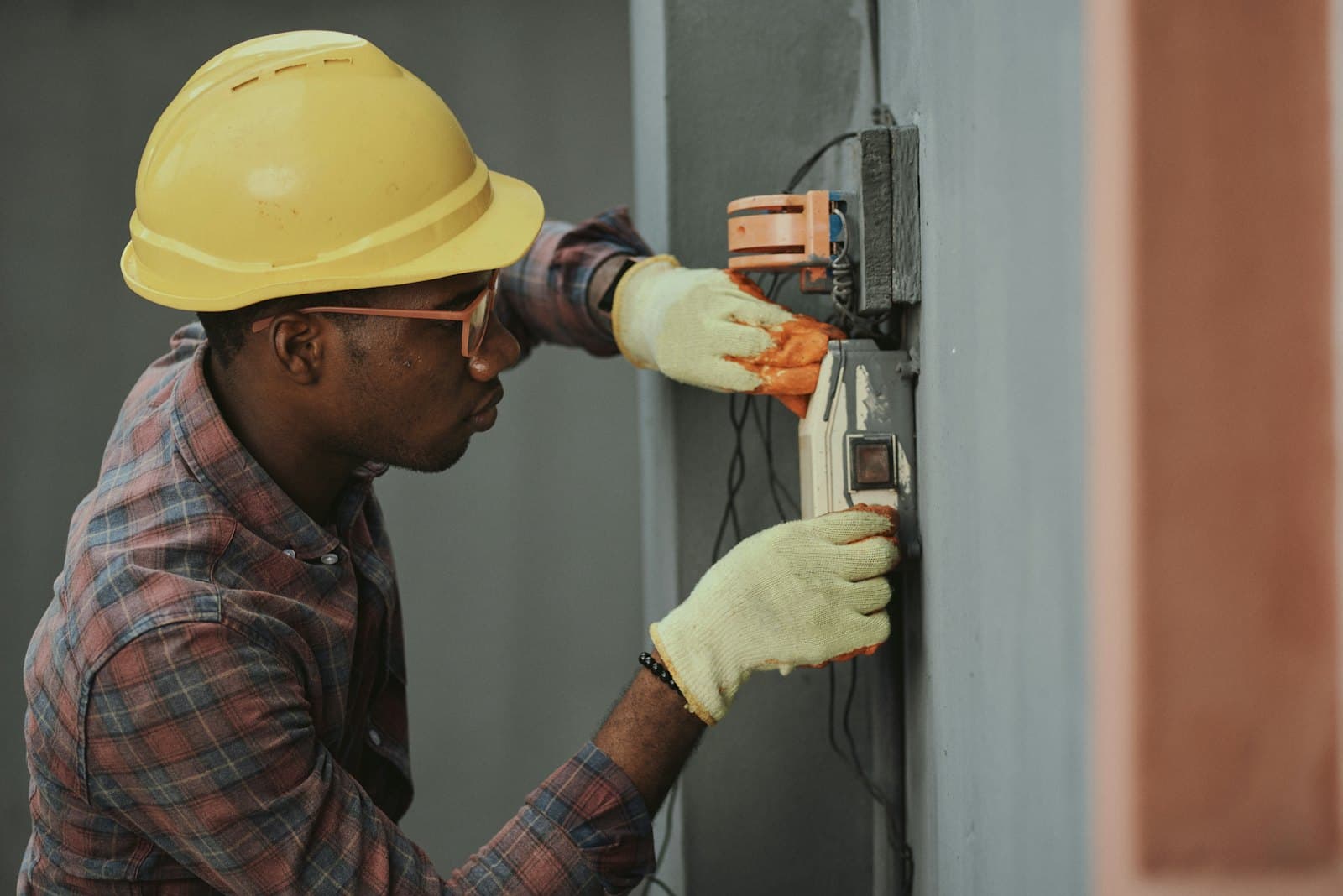 EPS construction and electrical work in Puerto Rico